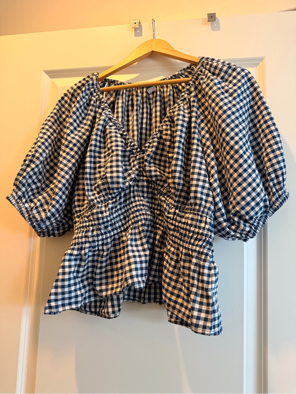 M Old Navy Blue and White Gingham Puff-Sleeve Peplum Top
